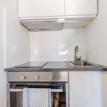 Noor Bright Workspace Parking Option Apartman